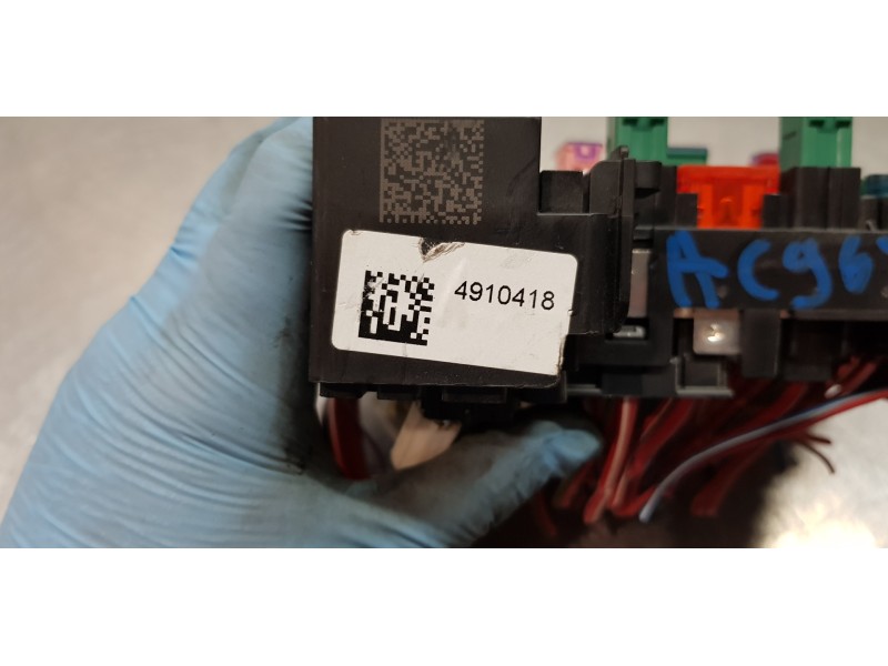 Recambio de caja reles / fusibles para volkswagen crafter kasten (sy) furgón 35 bl ta fwd referencia OEM IAM 5Q0937615C  