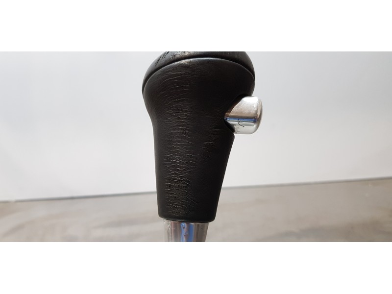 Recambio de palanca cambio para audi a8 (4e2) 4.0 tdi quattro referencia OEM IAM 4E1713041BG  