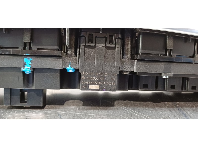 Recambio de warning para mercedes clase c (w203) berlina 180 compressor (203.046) referencia OEM IAM 2038700110   Recambio de warning para mercedes clase c (w203) berlina 180 compressor (203.046) referencia OEM IAM 2038700110