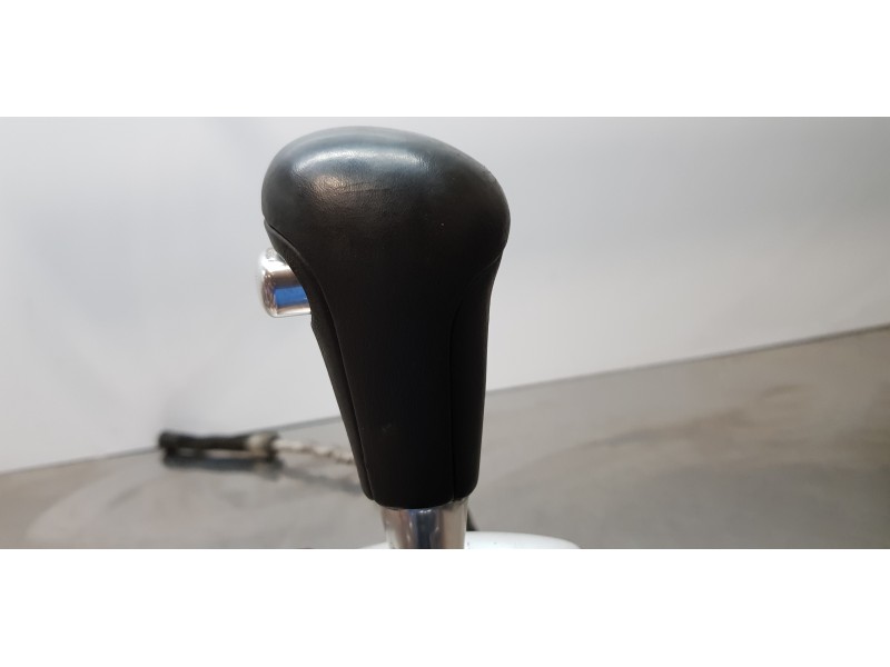 Recambio de palanca cambio para audi a8 (4e2) 4.0 tdi quattro referencia OEM IAM 4E1713041BG  