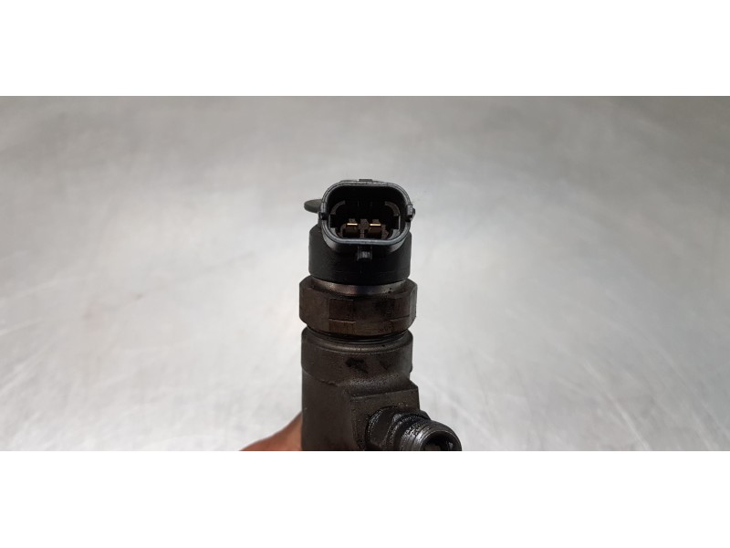 Recambio de inyector para peugeot 207 x-line referencia OEM IAM 0445110252  