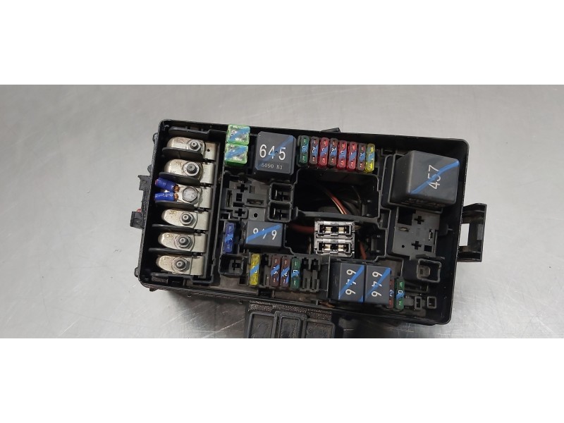 Recambio de caja reles / fusibles para skoda superb (3v3) active referencia OEM IAM 5Q0937125B  