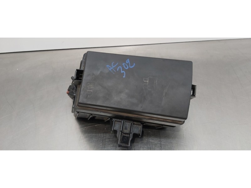 Recambio de caja reles / fusibles para skoda superb (3v3) active referencia OEM IAM 5Q0937125B  