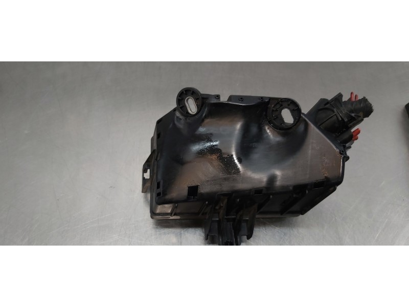 Recambio de caja reles / fusibles para skoda superb (3v3) active referencia OEM IAM 5Q0937125B  