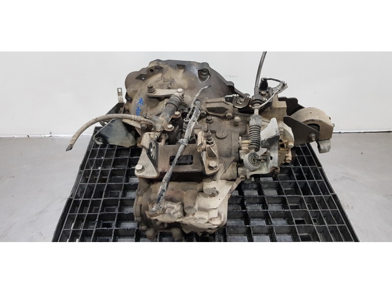 Recambio de caja cambios para kia carens (un) emotion referencia OEM IAM 4300039893 4300039893 