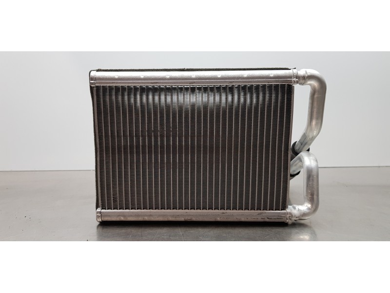 Recambio de evaporador aire acondicionado para hyundai tucson klass 2wd referencia OEM IAM 97138D7000  