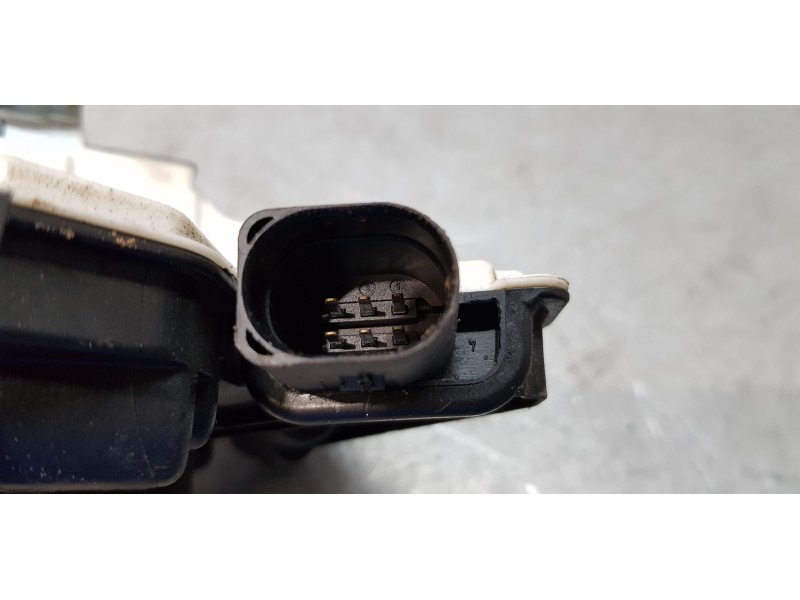 Recambio de cerradura puerta delantera derecha para volkswagen tiguan (5n2) advance bluemotion referencia OEM IAM 5N1837016E  