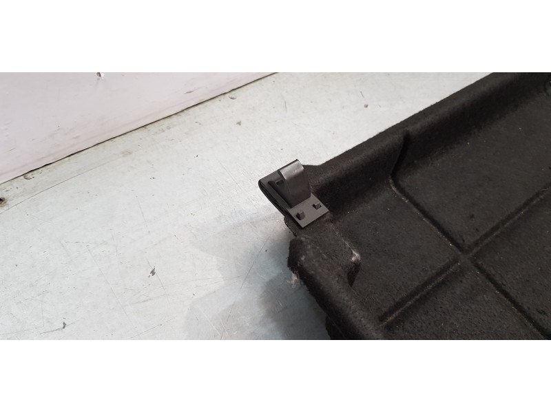 Recambio de bandeja trasera para seat toledo (5p2) reference referencia OEM IAM 5P5867134A  