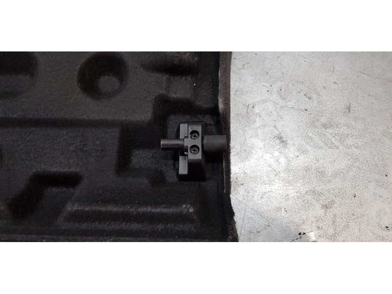 Recambio de bandeja trasera para seat toledo (5p2) reference referencia OEM IAM 5P5867134A  