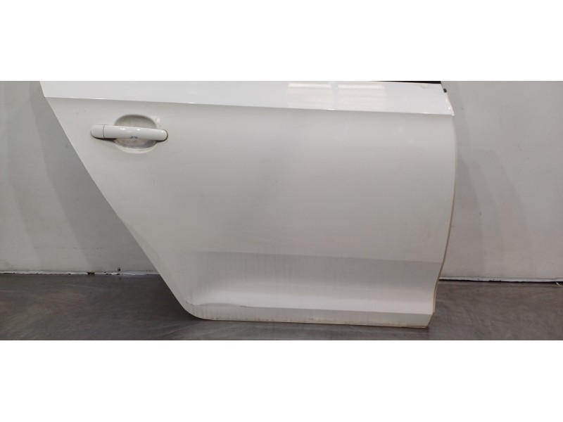 Recambio de puerta trasera derecha para skoda rapid active referencia OEM IAM 5JA833052C  