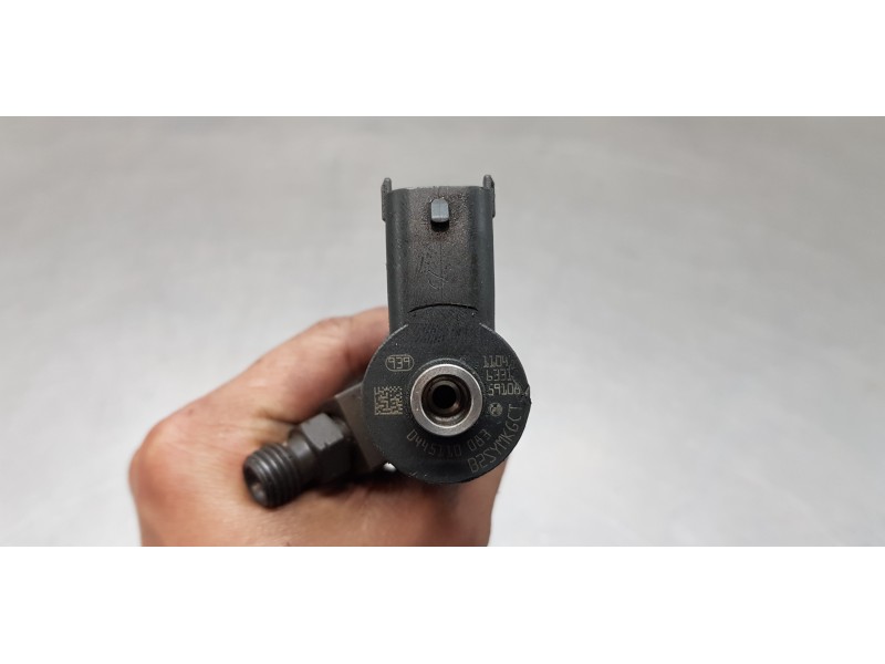 Recambio de inyector para fiat fiorino básico referencia OEM IAM 0445110083   Recambio de inyector para fiat fiorino básico referencia OEM IAM 0445110083