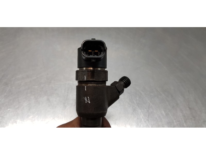 Recambio de inyector para fiat fiorino básico referencia OEM IAM 0445110083  