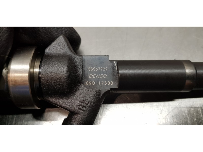 Recambio de inyector para opel mokka edition ecoflex referencia OEM IAM 55567729  