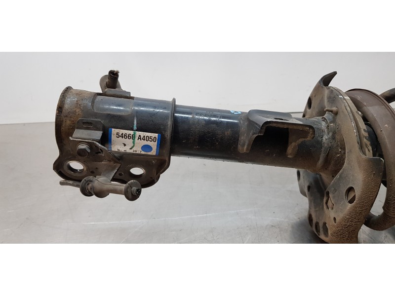 Recambio de amortiguador delantero derecho para kia carens ( ) attract referencia OEM IAM 54660A4050  