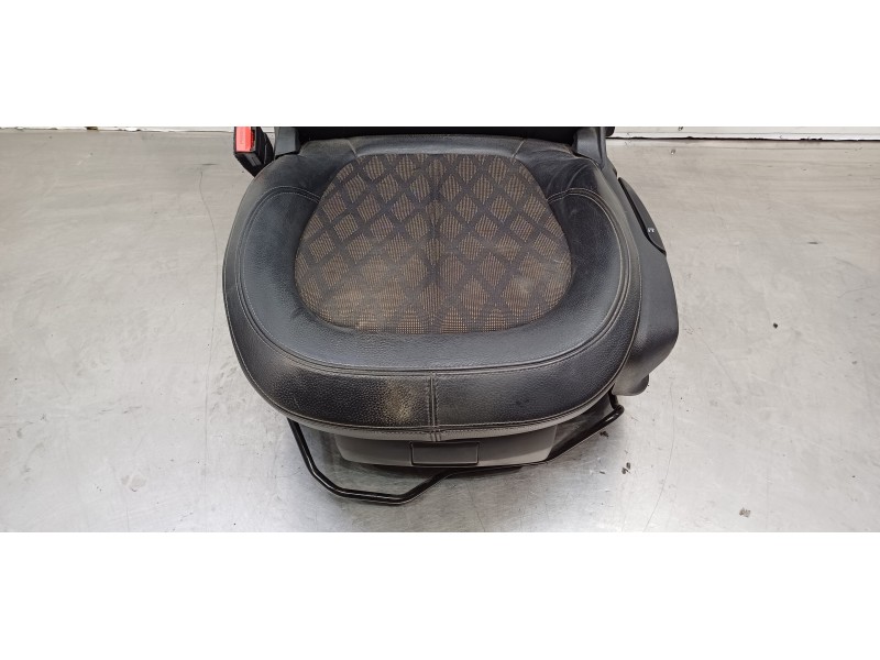 Recambio de juego asientos completo para bmw serie x1 (f48) sdrive18d referencia OEM IAM 52107397443 52107310843 
