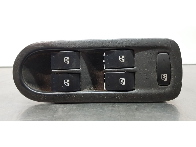 Recambio de mando elevalunas delantero izquierdo para renault scenic ii 1.9 dci diesel referencia OEM IAM 156018070  