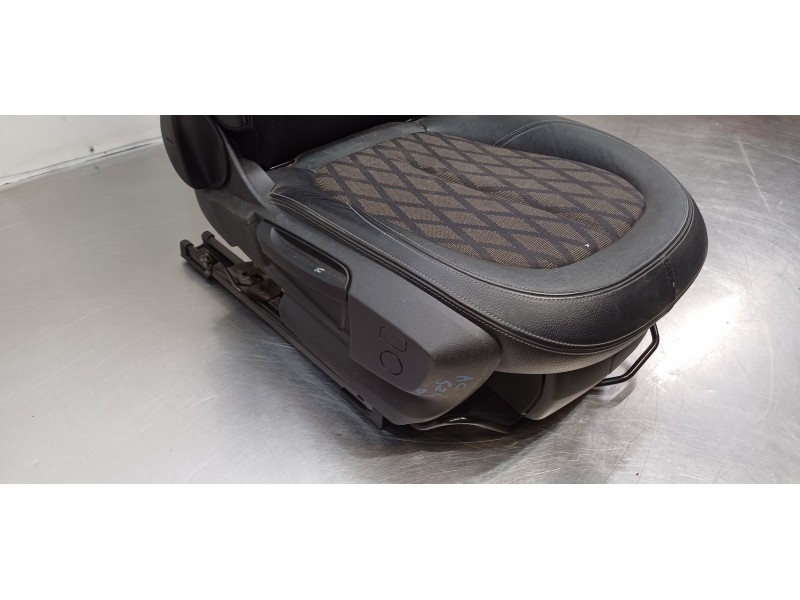 Recambio de juego asientos completo para bmw serie x1 (f48) sdrive18d referencia OEM IAM 52107397443 52107310843 
