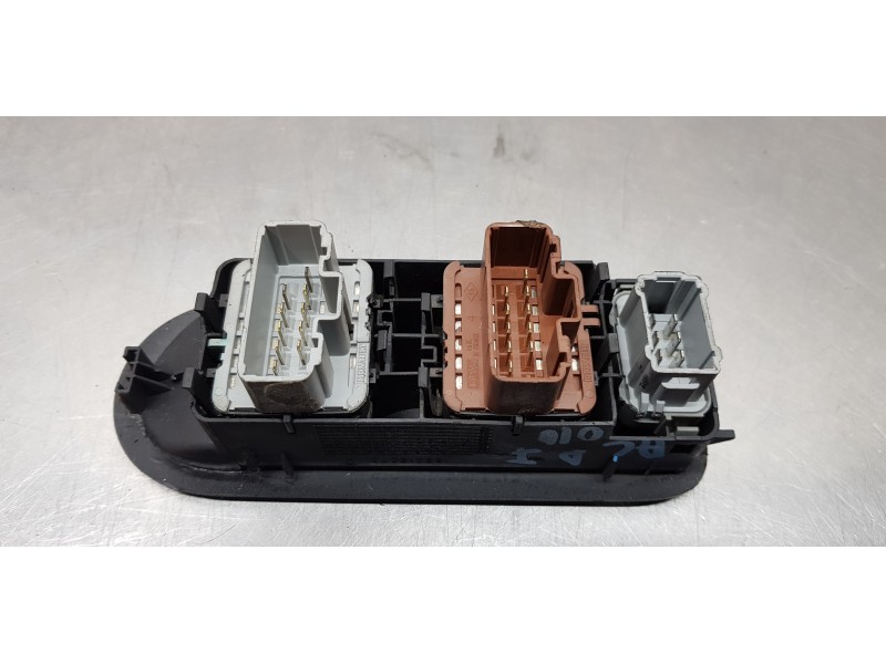 Recambio de mando elevalunas delantero izquierdo para renault scenic ii 1.9 dci diesel referencia OEM IAM 156018070  