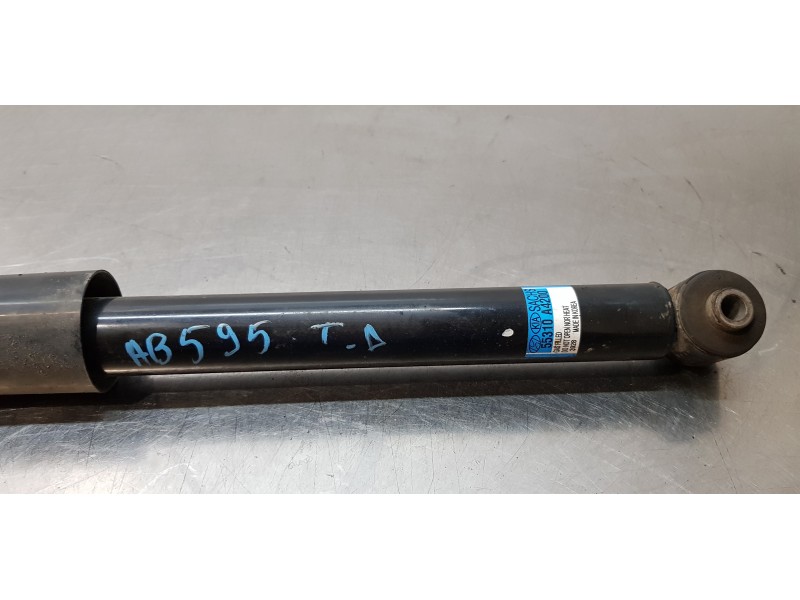 Recambio de amortiguador trasero derecho para kia carens ( ) attract referencia OEM IAM 55310A4200  