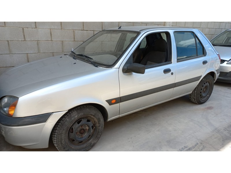 ford fiesta berlina (dx) del año 2000