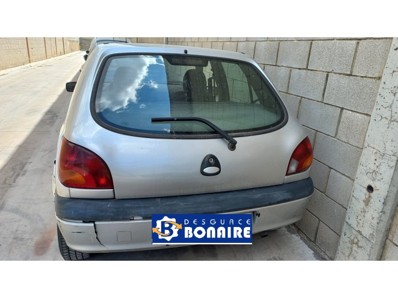 ford fiesta berlina (dx) del año 2000