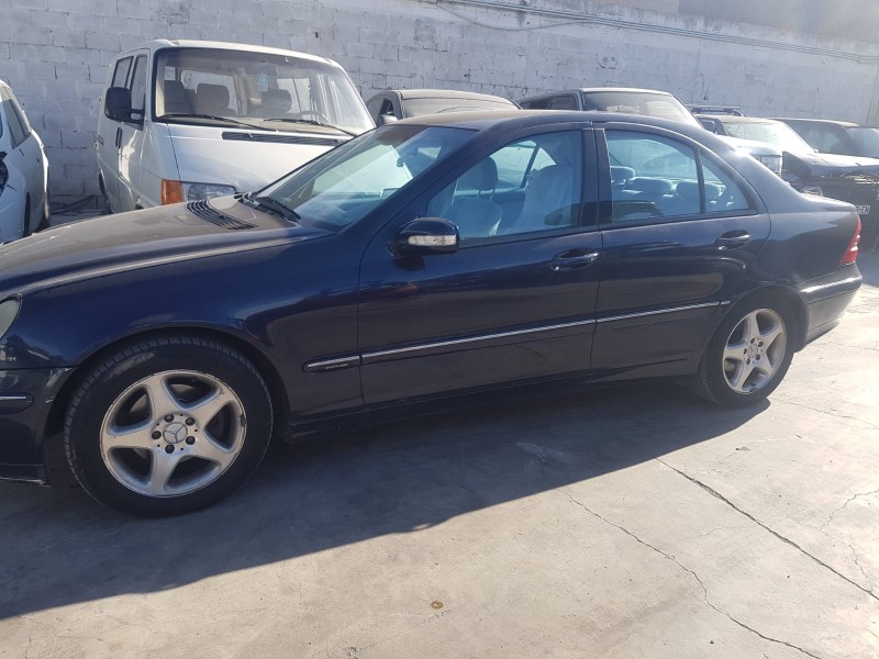 mercedes clase c (w203) berlina del año 2002