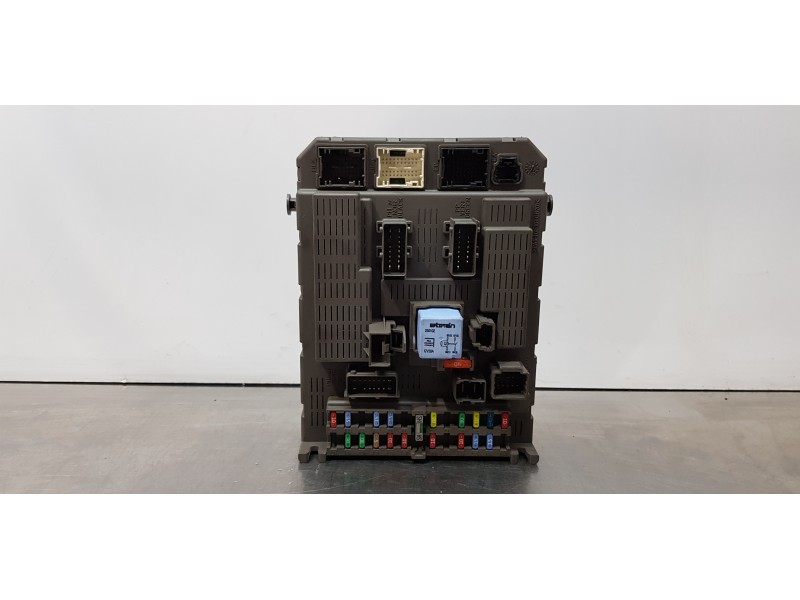 Recambio de caja reles / fusibles para fiat ulysse (179) 2.2 jtd dynamic referencia OEM IAM 9651938180   Recambio de caja reles / fusibles para fiat ulysse (179) 2.2 jtd dynamic referencia OEM IAM 9651938180