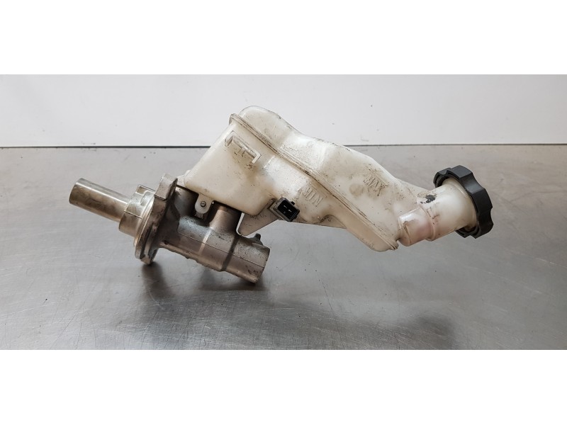 Recambio de bomba freno para kia carens ( ) attract referencia OEM IAM 58510A4800  