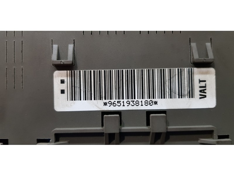 Recambio de caja reles / fusibles para fiat ulysse (179) 2.2 jtd dynamic referencia OEM IAM 9651938180   Recambio de caja reles / fusibles para fiat ulysse (179) 2.2 jtd dynamic referencia OEM IAM 9651938180