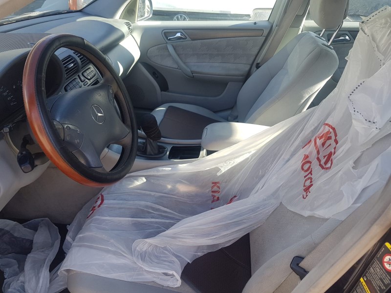 mercedes clase c (w203) berlina del año 2002