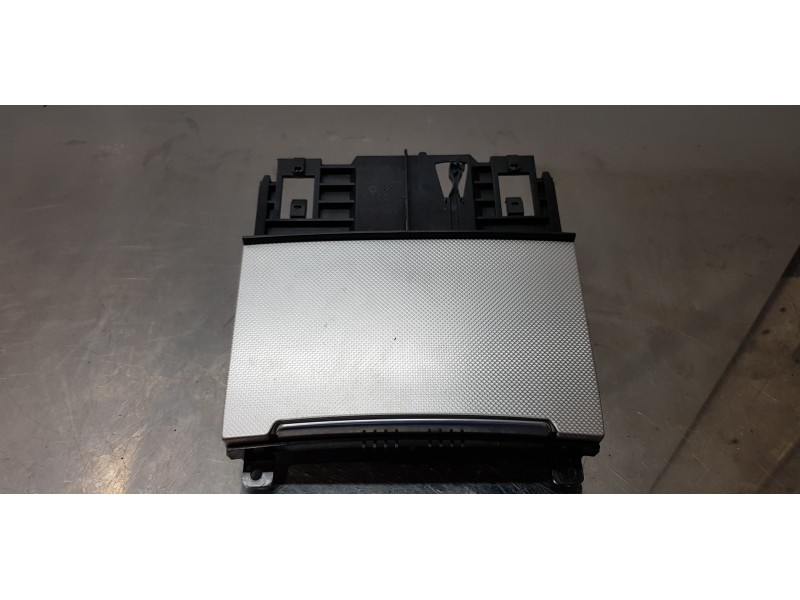 Recambio de cenicero para audi a6 lim. (4g2) 3.0 tdi quattro referencia OEM IAM 4G0863273  