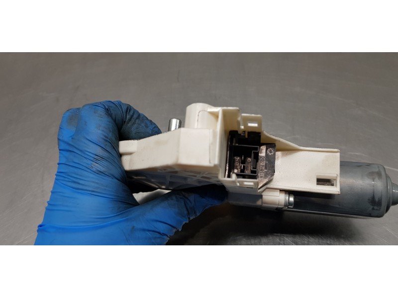 Recambio de motor elevalunas delantero izquierdo para audi a1 (8x) ambition referencia OEM IAM 8K0959801C   Recambio de motor elevalunas delantero izquierdo para audi a1 (8x) ambition referencia OEM IAM 8K0959801C