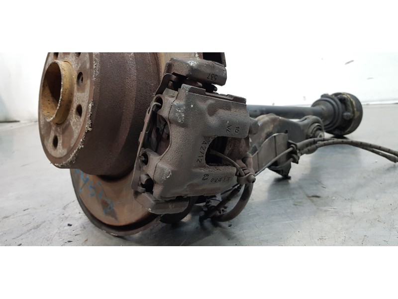 Recambio de mangueta trasera derecha para bmw x5 (e53) 3.0d referencia OEM IAM 33321095240  