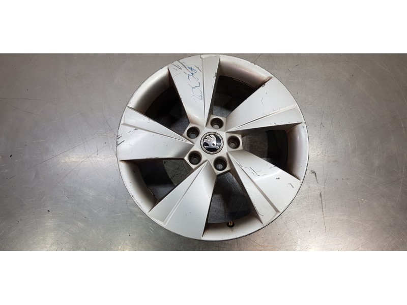 Recambio de llanta para skoda superb (3v3) active referencia OEM IAM 3V0601025AJ  