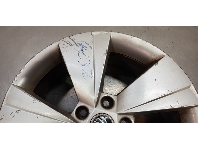 Recambio de llanta para skoda superb (3v3) active referencia OEM IAM 3V0601025AJ  