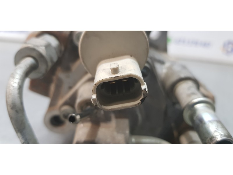 Recambio de bomba inyeccion para opel meriva b enjoy referencia OEM IAM 55575409  