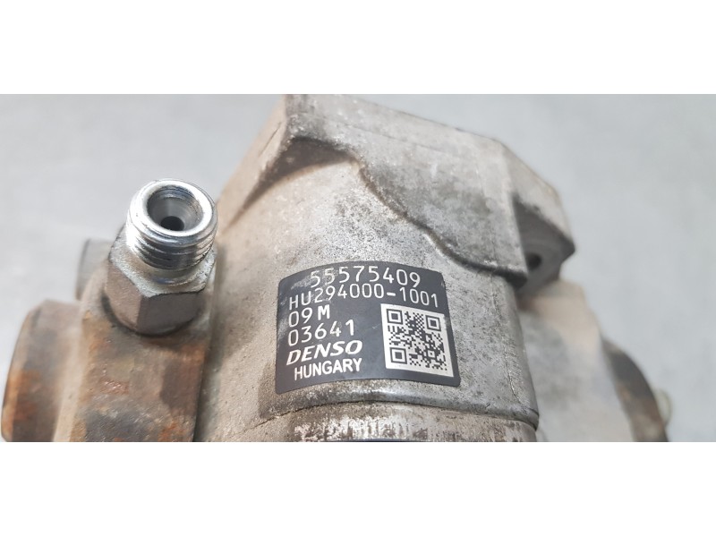 Recambio de bomba inyeccion para opel meriva b enjoy referencia OEM IAM 55575409  