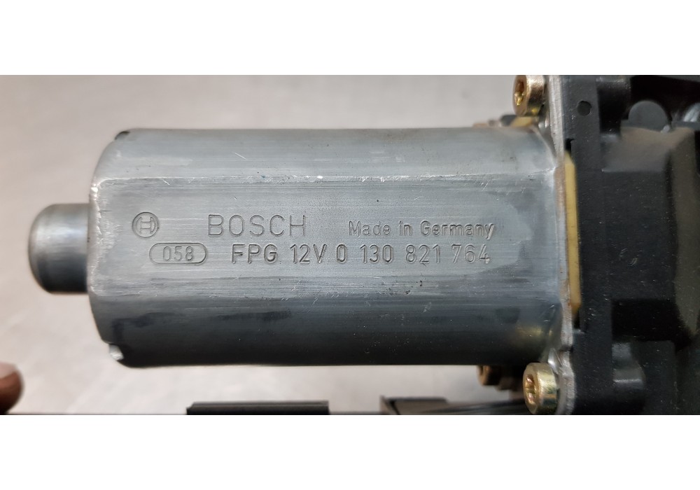 Recambio de motor elevalunas delantero derecho para audi a4 berlina (8e) 1.8 t referencia OEM IAM 8E1959802B   Recambio de motor elevalunas delantero derecho para audi a4 berlina (8e) 1.8 t referencia OEM IAM 8E1959802B