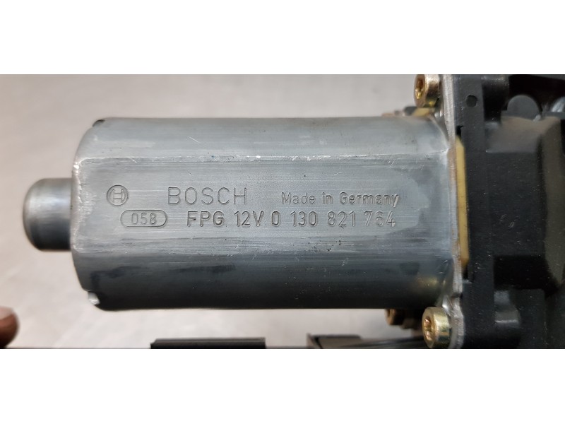 Recambio de motor elevalunas delantero derecho para audi a4 berlina (8e) 1.8 t referencia OEM IAM 8E1959802B   Recambio de motor elevalunas delantero derecho para audi a4 berlina (8e) 1.8 t referencia OEM IAM 8E1959802B