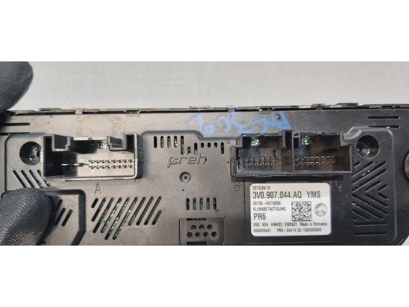 Recambio de mando climatizador para skoda superb (3v3) active referencia OEM IAM 3V0907044AQYMS  