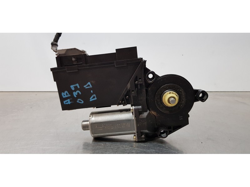 Recambio de motor elevalunas delantero derecho para volkswagen touareg (7la) tdi r5 referencia OEM IAM 3D1959792A   Recambio de motor elevalunas delantero derecho para volkswagen touareg (7la) tdi r5 referencia OEM IAM 3D1959792A