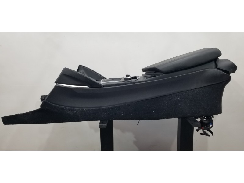 Recambio de apoyabrazos central para alfa romeo stelvio (630) basis q4 referencia OEM IAM 156148412 156132499 