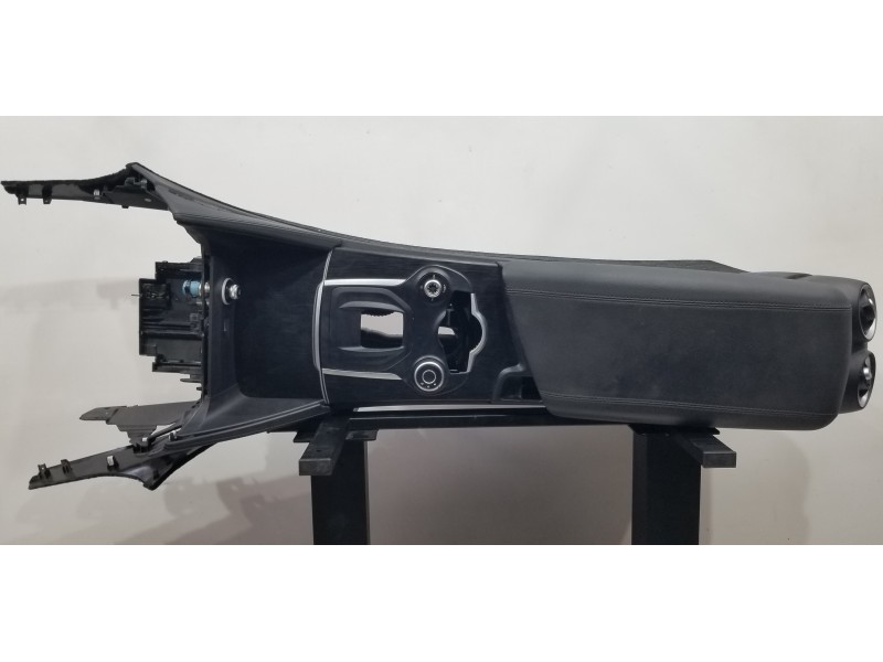 Recambio de apoyabrazos central para alfa romeo stelvio (630) basis q4 referencia OEM IAM 156148412 156132499 