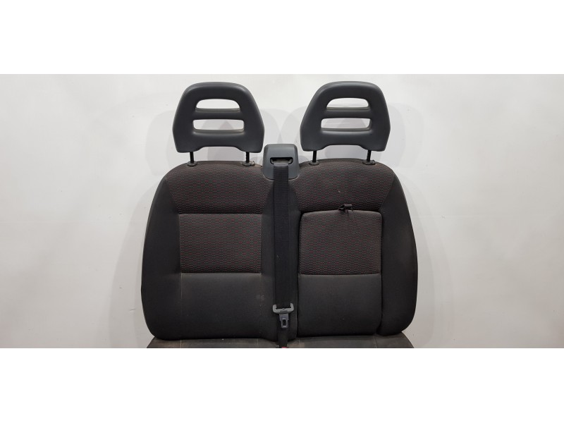 Recambio de asiento delantero derecho para peugeot boxer furgón gran volumen 335 l3h3 pro bluehdi 130 referencia OEM IAM 1677820