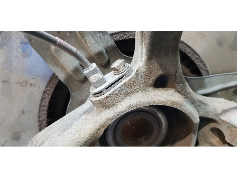 Recambio de mangueta delantera derecha para kia carens ( ) attract referencia OEM IAM 51716A4000  