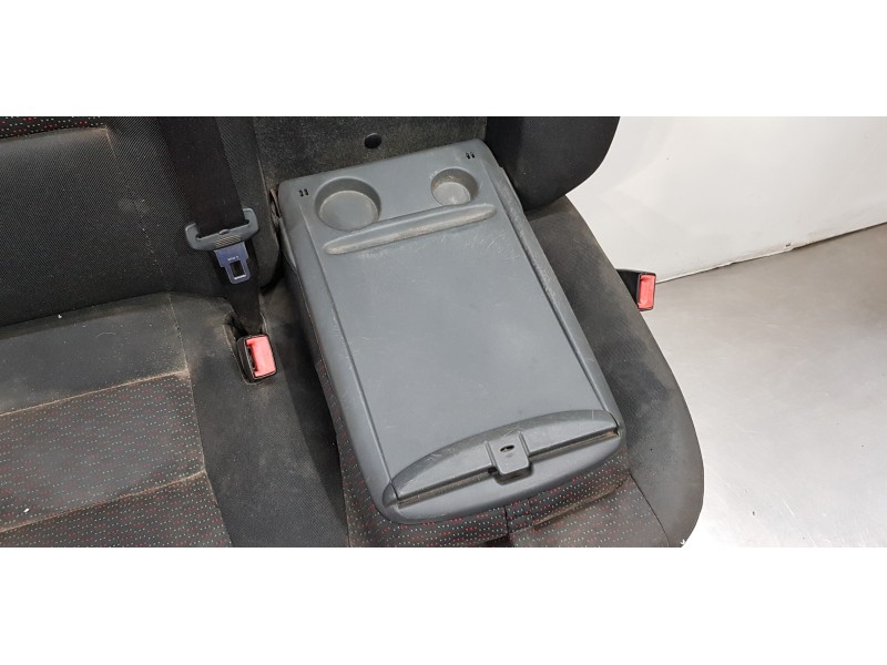 Recambio de asiento delantero derecho para peugeot boxer furgón gran volumen 335 l3h3 pro bluehdi 130 referencia OEM IAM 1677820