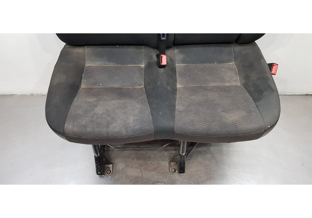 Recambio de asiento delantero derecho para peugeot boxer furgón gran volumen 335 l3h3 pro bluehdi 130 referencia OEM IAM 1677820
