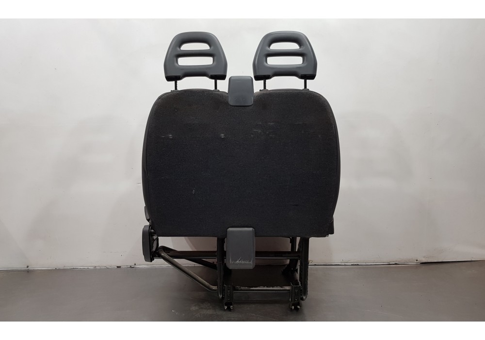 Recambio de asiento delantero derecho para peugeot boxer furgón gran volumen 335 l3h3 pro bluehdi 130 referencia OEM IAM 1677820