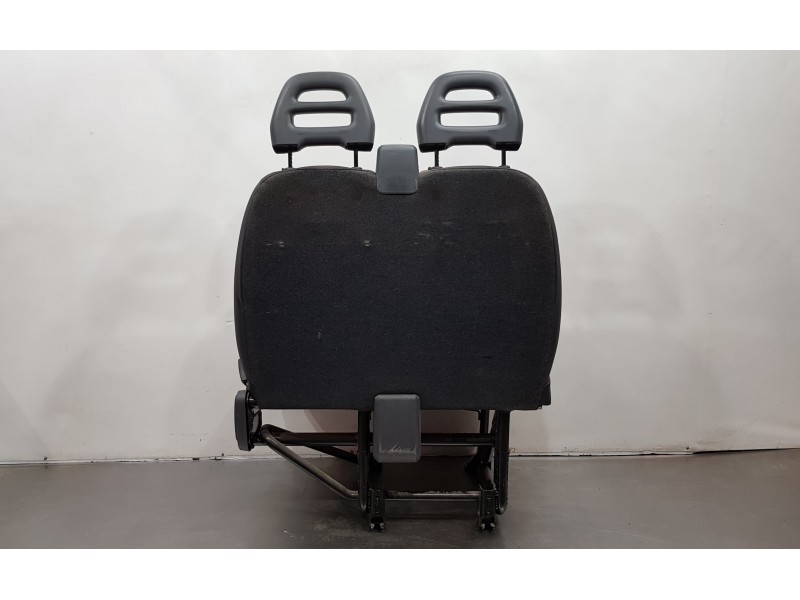 Recambio de asiento delantero derecho para peugeot boxer furgón gran volumen 335 l3h3 pro bluehdi 130 referencia OEM IAM 1677820