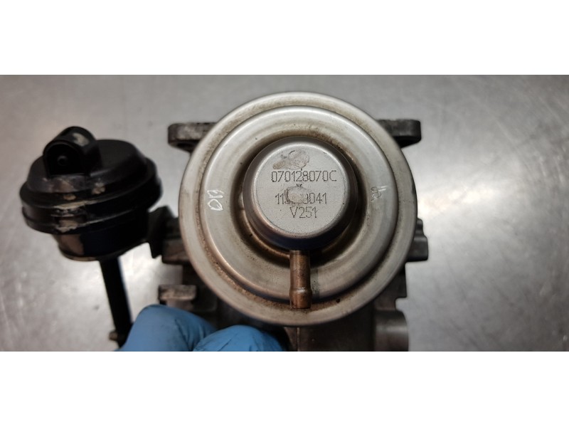 Recambio de caja mariposa para volkswagen touareg (7la) tdi r5 referencia OEM IAM 070128070F 070128070C 070128073